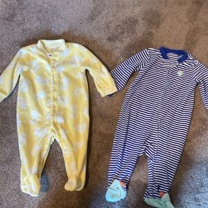 Carter’s Set of 2  Footie Pajama Sleepers /  Playsuits  Size 6 Months